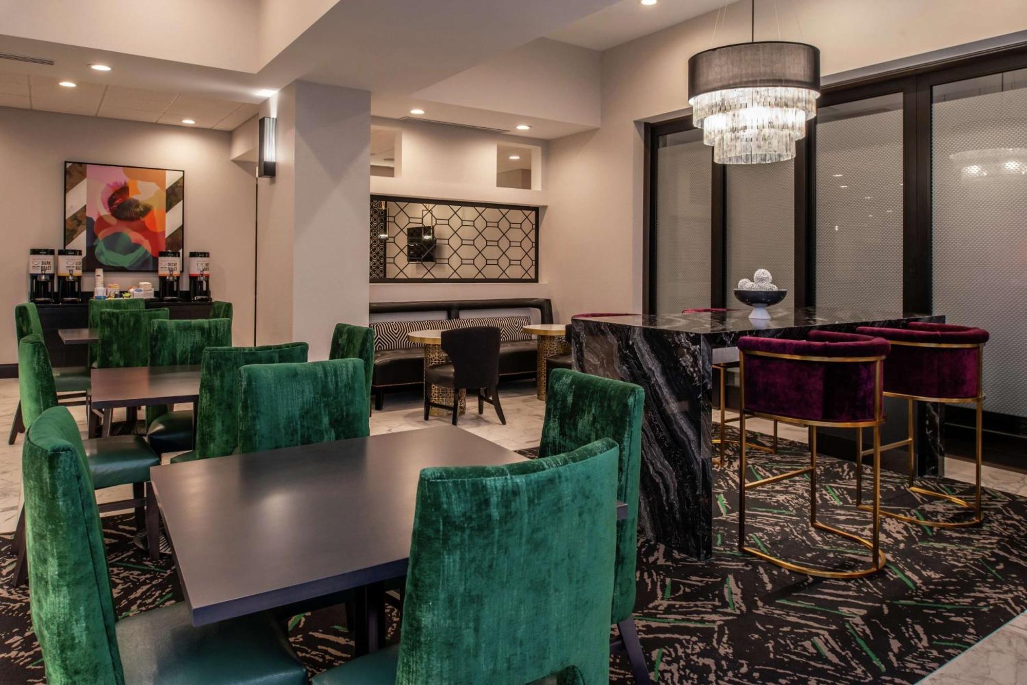 Hampton Inn & Suites Winston-Salem Downtown Eksteriør bilde